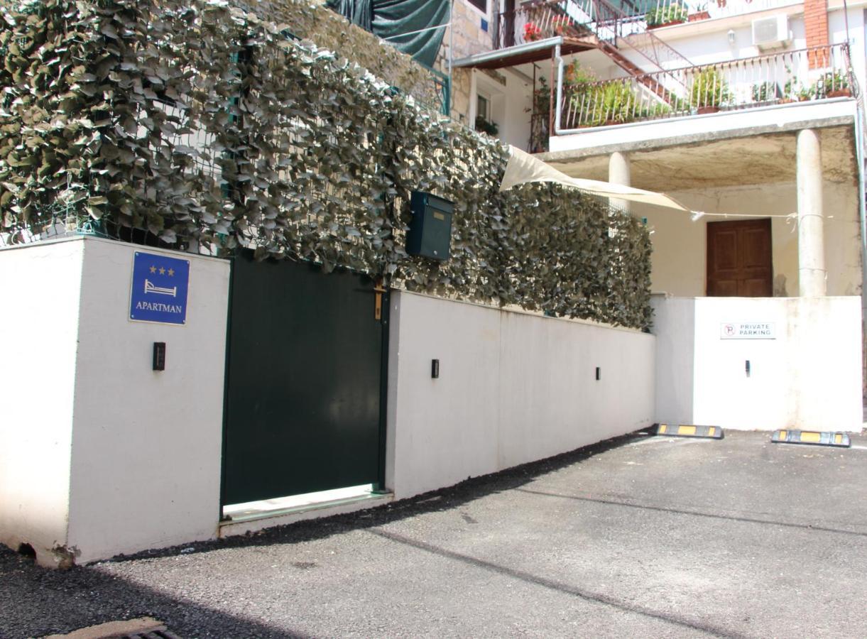Apartmán Center With Terrace And Free Parking