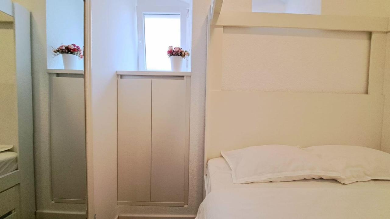 Apartmán Center With Terrace And Free Parking
